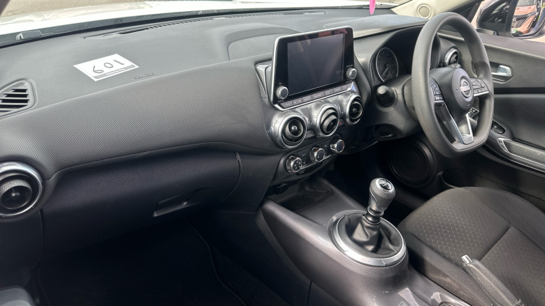 Nissan Juke 1.0 DiG-T 114 Acenta 5dr Petrol Hatchback